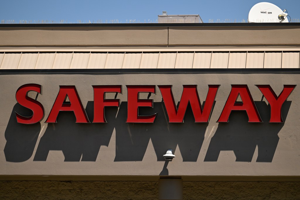 Colorado Safeway and Albertsons grocery store workers strike