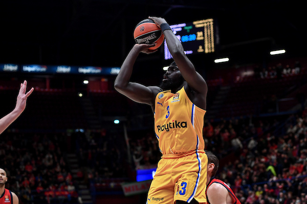 Maccabi Tel Aviv, Mensah and Shayok on the market
