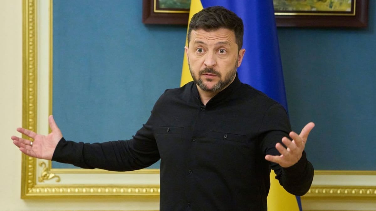 Selenskyj feiert Angriffe gegen russische Militärflughäfen