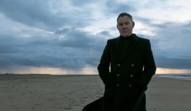 Interview: David Gray talks upcoming Australian tour, song writing inspiration, and Manchester United