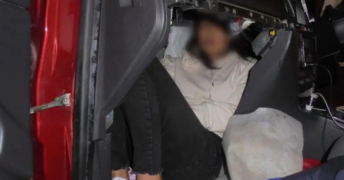 Members of international trafficking gang who smuggled people into UK in Vauxhall Vectras jailed