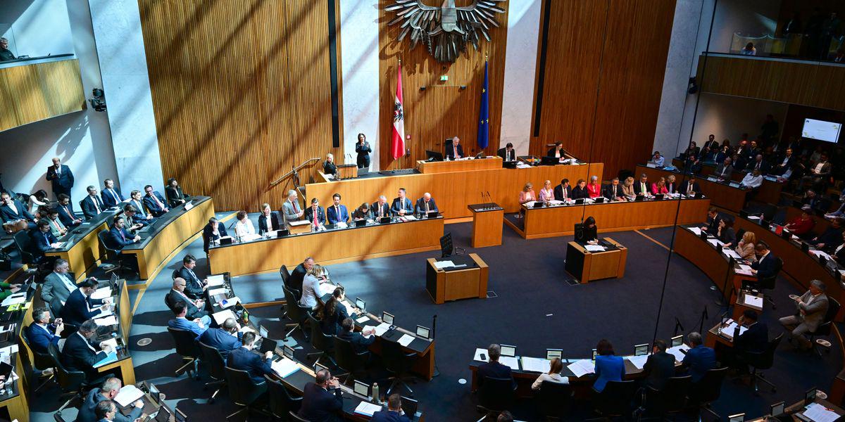 Österreichs Budget zum Scrollen: Womit Geld eingenommen und wofür es ausgegeben wird