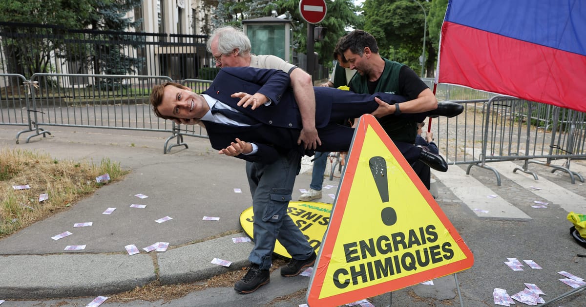 Macron wax statue stolen from museum then used at protest outside Russian Embassy – POLITICO