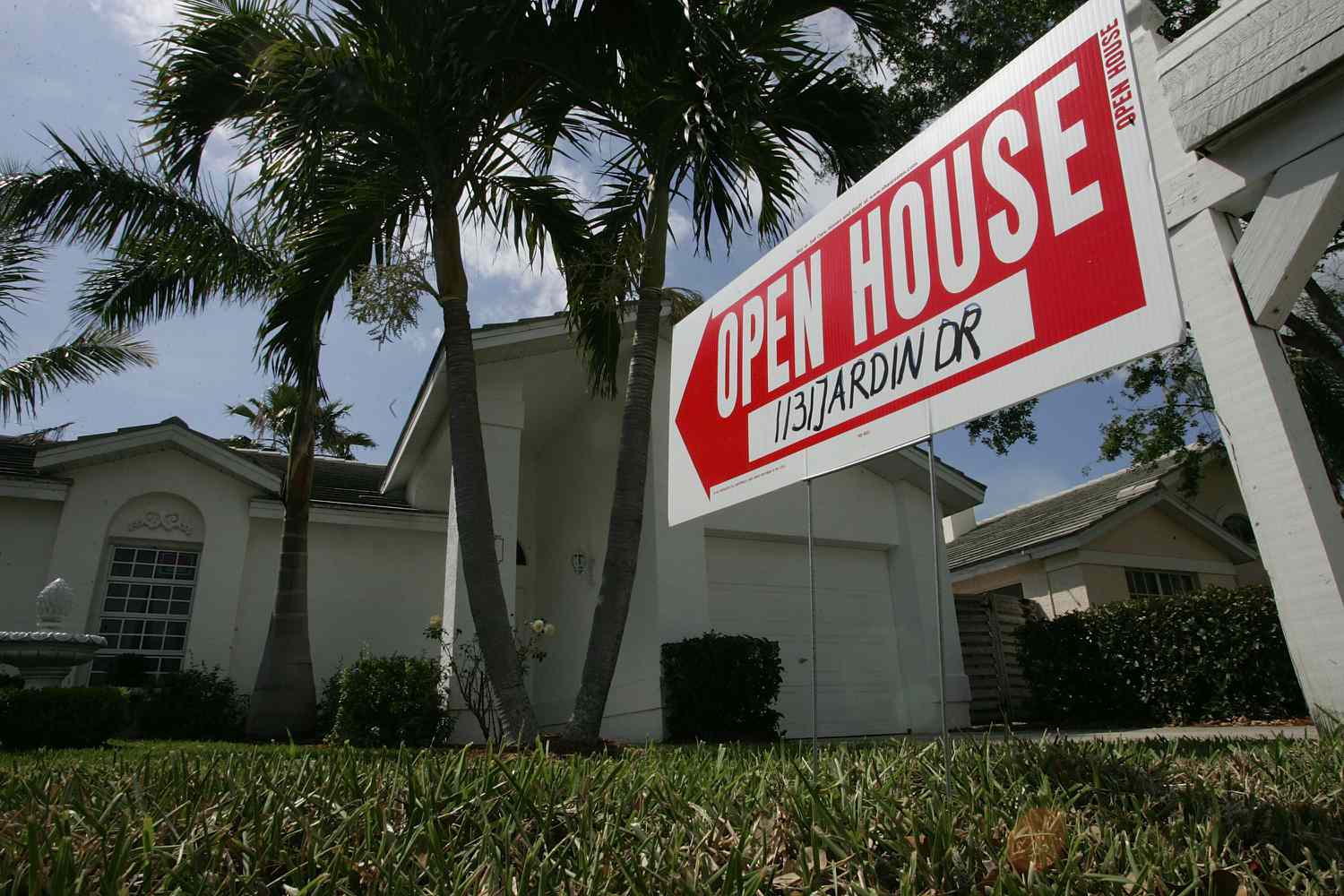 Democrats Urge Trump Administration to Pump Breaks on Freddie, Fannie Move