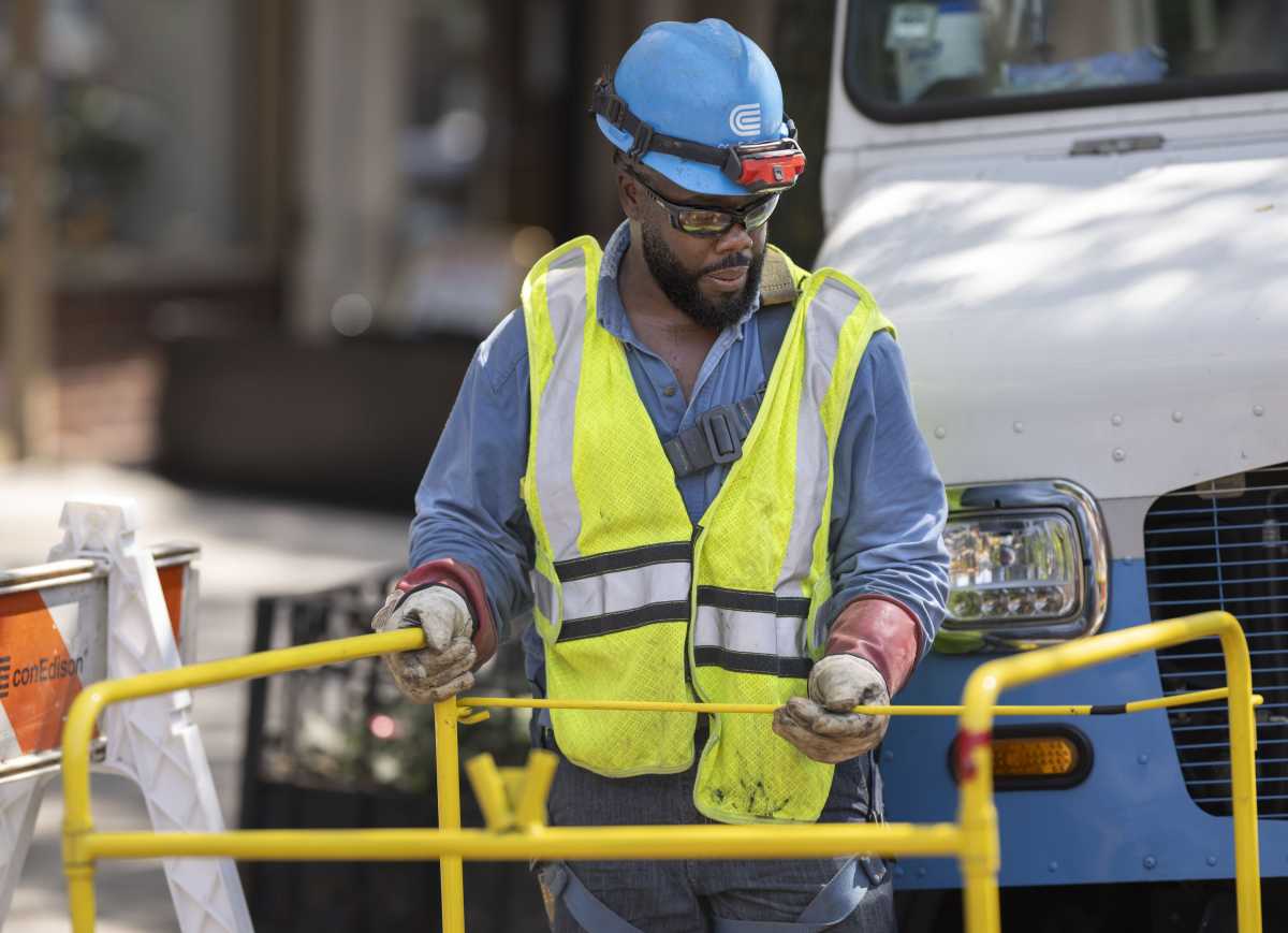 Thousands without power in Southeast Queens; Con Edison urges energy conservation – QNS