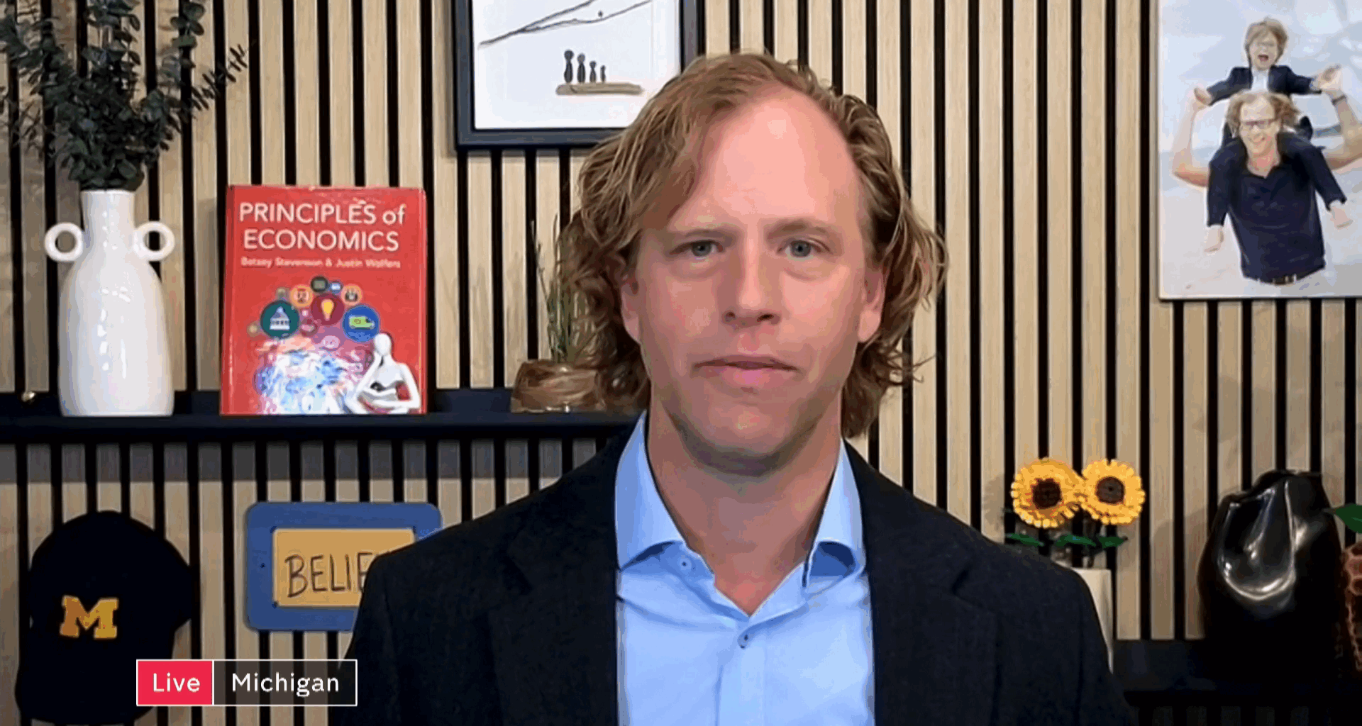 ‘Barely a truce’ – Economist reacts to latest in US-China trade war – Channel 4 News