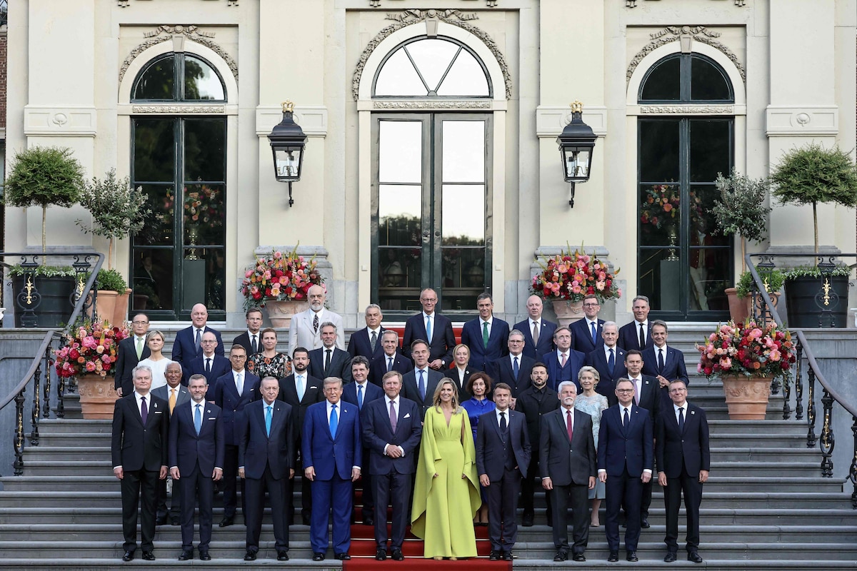 NATO country leaders pose with King Willem-Alexander (C-L) and Queen Maxima (C-R) of the Netherlands for a family photo as they attend a social dinner at the 'Huis ten Bosch' Royal Palace during a North Atlantic Treaty Organization (NATO) Heads of State and Government summit in The Hague, on June 24, 2025. NATO leaders hold a two-day summit on June 24 and 25 in The Hague. (Photo by Christian Hartmann / POOL / AFP)