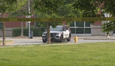 Teen boy killed, suspect flees