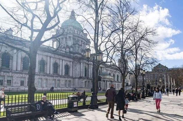 Parties from left and right form unlikely alliance to oppose £4 charge for Belfast City Hall tours