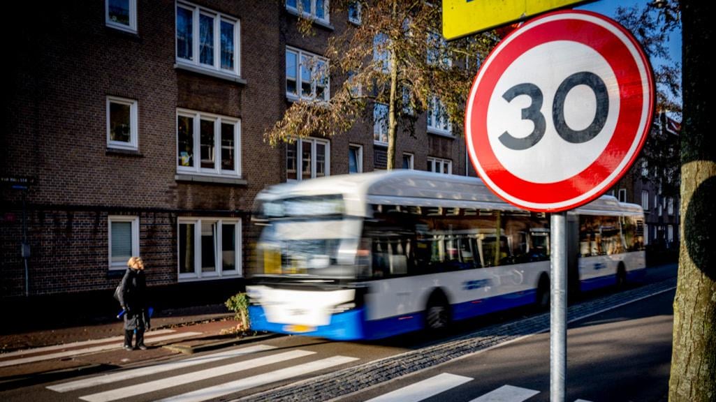 'Sterke afname' verkeersongelukken Amsterdam na verlagen maximumsnelheid naar 30 km/u