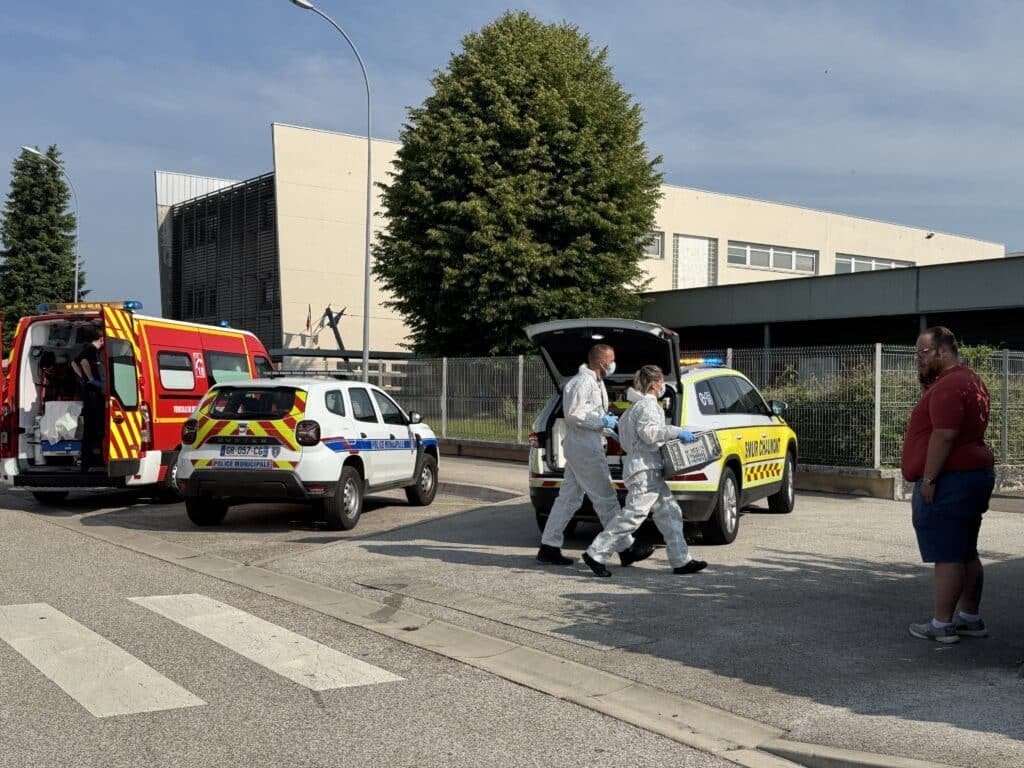 Une surveillante du collège de Nogent grièvement blessée par un élève armé d’un couteau (actualisé : la victime n’a pas survécue)
