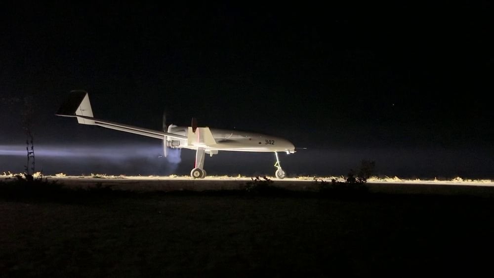 🚨 Reports indicate a large wave of Ukrainian drones flying over occupied Enerhodar and Berdiansk, heading toward occupied Crimea and the Kuban region.