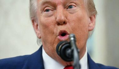 Donald Trump told he's made 'huge mistake' by removing bust from White House