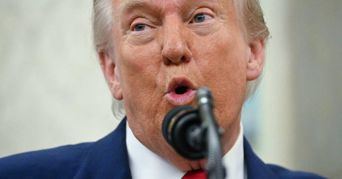 Donald Trump told he's made 'huge mistake' by removing bust from White House
