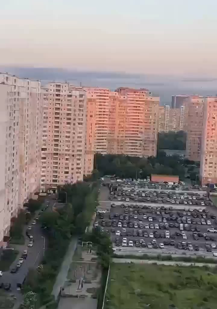 Russian drone "Geran 2 (Shahed 136)" hits an apartment building in Kyiv