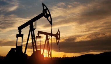 Crude oil prices climb above $67.2 as U.S.-China trade talks show promise