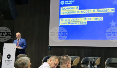 Без промяна на пенсионния модел в България следва вдигане на данъци и поддържане на големи бюджетни дефицити, посочиха експерти на форум в София