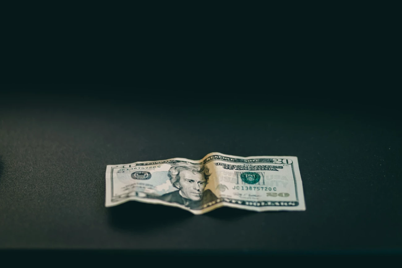USD/JPY Barely Hanging On at 144.00 as Trade War Drama Unfolds
