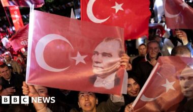 Turkey arrests dozens including opposition party members - BBC News