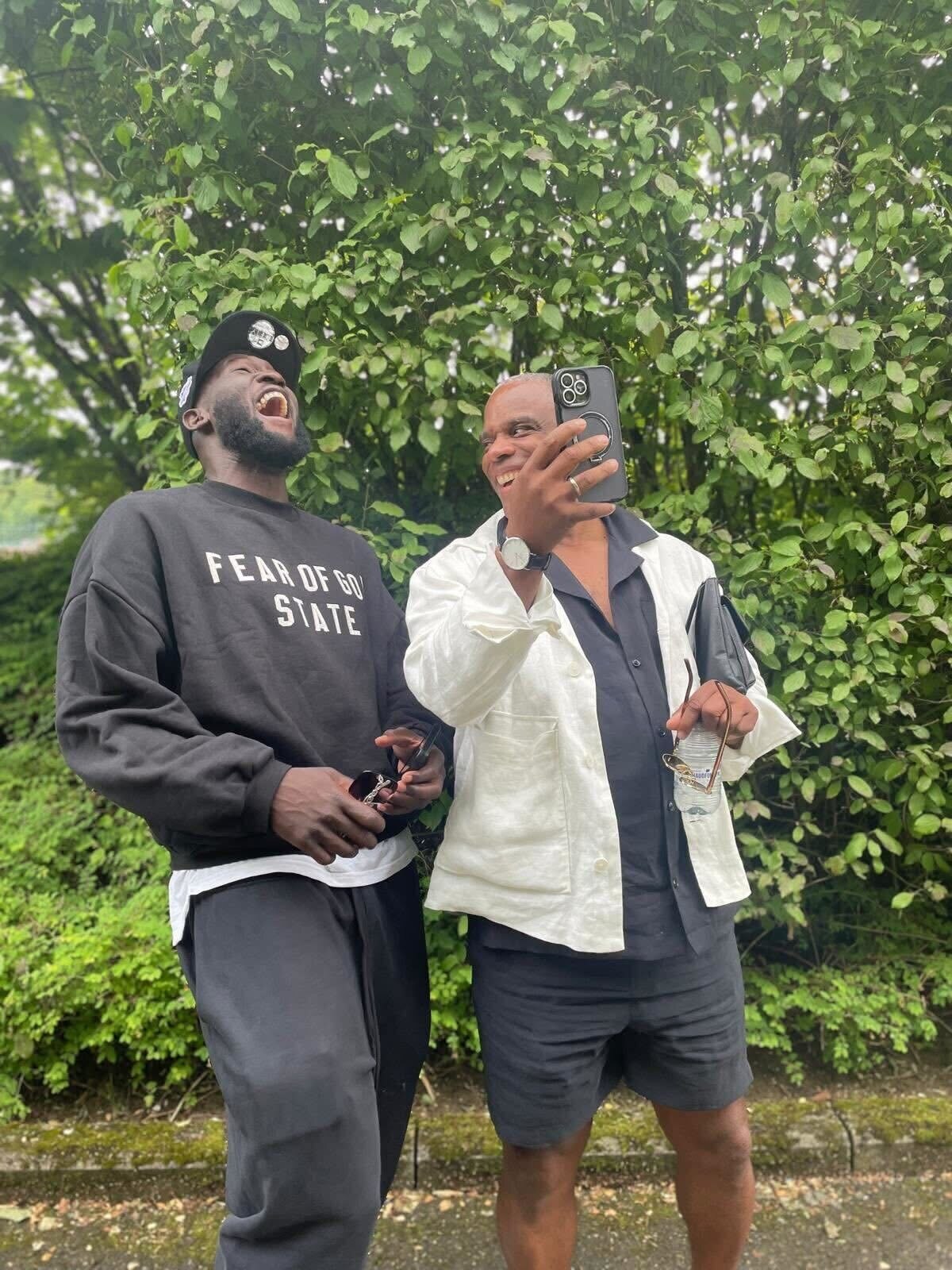 Romelu Lukaku a aussi salué Thierry Witsel, le papa d'Axel, pendant le Challenge Benoît Thans dimanche.