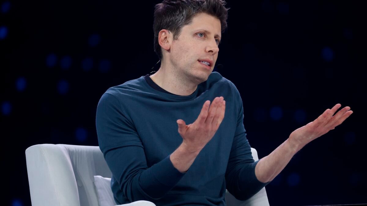 Elon Musk and Mark Zuckerberg Want to Control AI by Crushing ChatGPT's Father