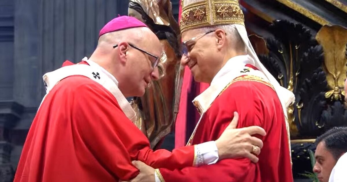 Archbishop Weisenburger receives his pallium from Pope Leo XIV- Detroit Catholic