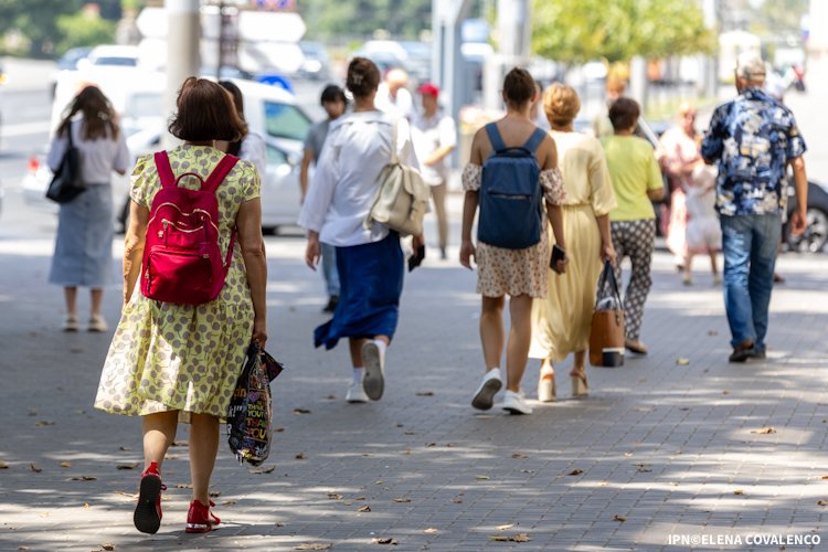 The active population in Moldova is decreasing. The number of employees has decreased by about 10% in one year
