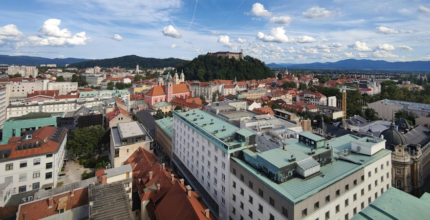 Slovenia sells Europe's first sustainability bond, worth EUR 1 billion