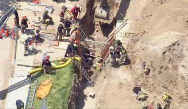 Toronto Fire digs out 2 workers trapped in trench collapse