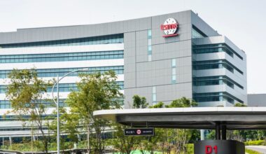 Taiwan Semiconductor's Japan Chip Factory Faces Delays, While US Expansion Takes Priority - Taiwan Semiconductor (NYSE:TSM)