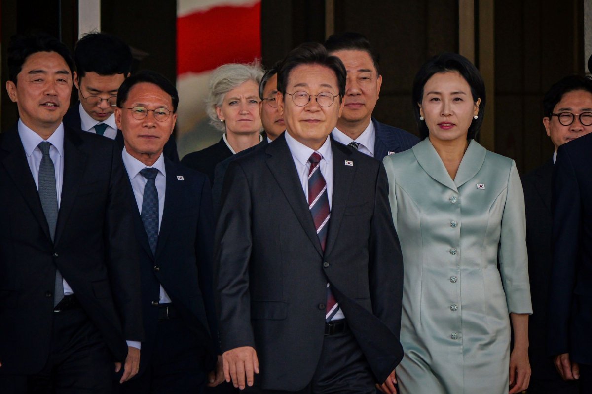 Trump departure from G7 disrupts planned South Korea talks