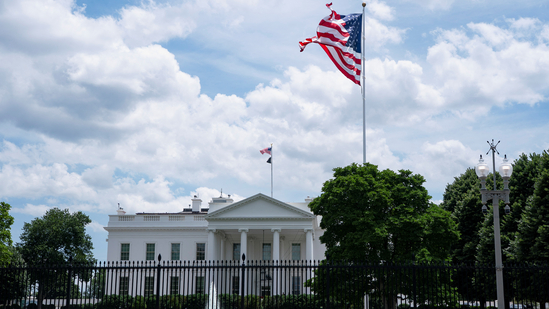 A video showing construction crews erecting barricades around the White House has surfaced. (REUTERS)