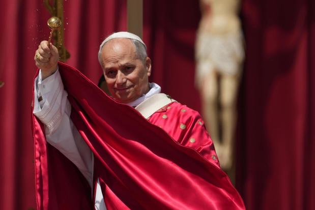 Pope Leo XIV spreads holy water