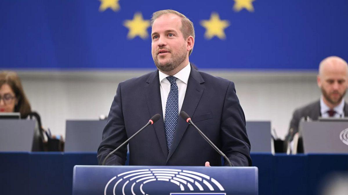 Le Parlement européen criminalise les images d'abus sexuels sur les enfants générées par l'IA