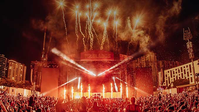 Fireworks going off behind the main stage at Wildlands over NYE in Brisbane photo by Jordan Munns