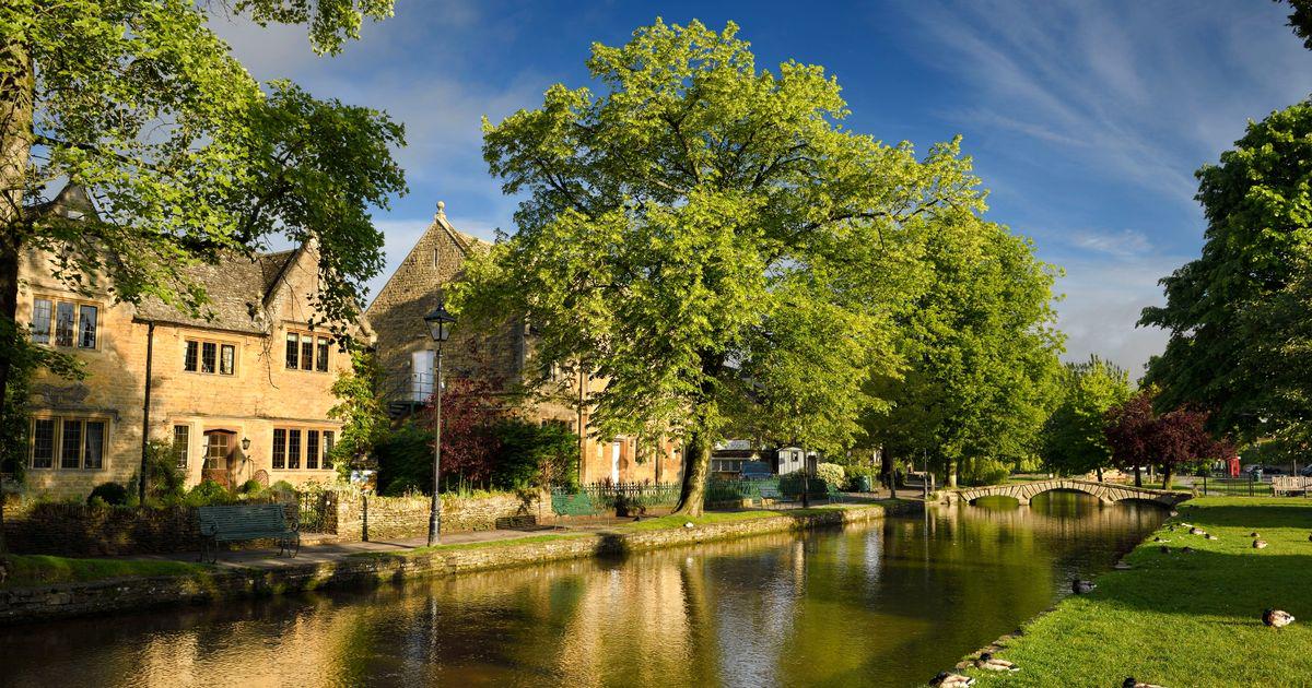Family left fuming after seeing tourists eating from saucepans in quaint village