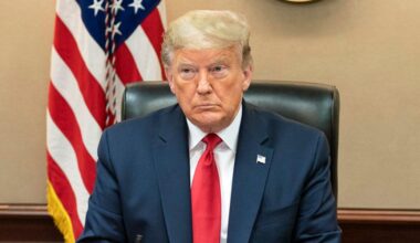 'Volcano is about to erupt': Ex-Trump insider warns about president's next plans