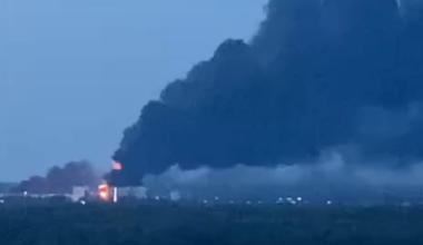 Ukrainian long-range drones hit the Kristall oil depot located in Engels, Saratov region.