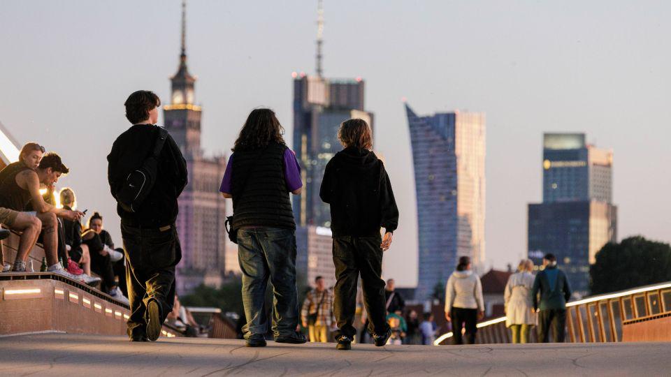 Over four in ten Poles fear new world war may erupt, survey finds