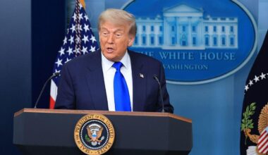 Turns out Donald Trump has a professional ‘insult ghostwriter’ because his brain can’t produce original thoughts