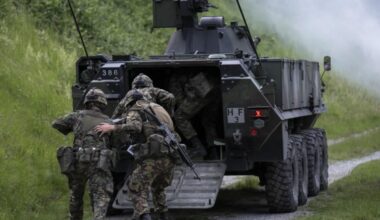 The Swiss population is in favour of compulsory military service and closer ties with NATO. These are the findings of the "Security 2025" study published by the Swiss Military Academy (ACAMIL) and the Center for Security Studies (CSS) at the federal technology institute ETH Zurich.