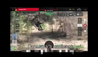 Ukrainian drones dropping 122mm and 155mm artillery shells on russian positions. Kherson region.