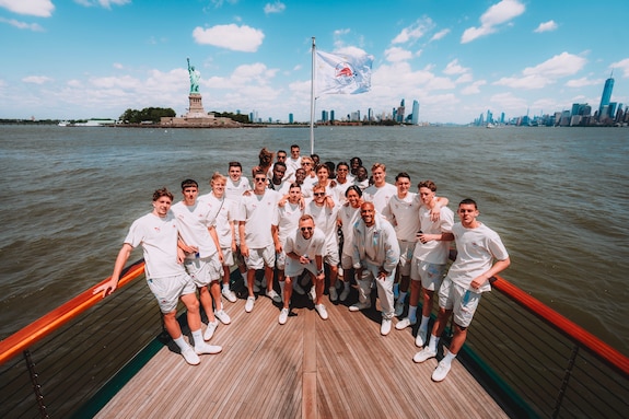 {"titleEn":"New York City Sightseeing Tour","description":"NEW YORK CITY, NEW YORK, UNITED STATES OF AMERICA – JUNE 20, 2025: The players of FC Salzburg during a sightseeing tour in New York City, New York. (Photo by FC Salzburg)","tags":null,"focusX":0.0,"focusY":0.0}
