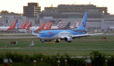 Security scare at Gatwick as ticketless man tried to board Tui flight - London Evening Standard