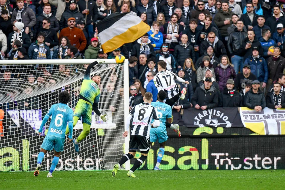 epa11868354 Udinese's Lorenzo Lucca scores a goal during the Italian soccer Serie A match between Udinese Calcio and Venezia FC at the Bluenergy stadium in Udine, Italy, 01 February 2025. EPA-EFE/Ettore Griffoni
