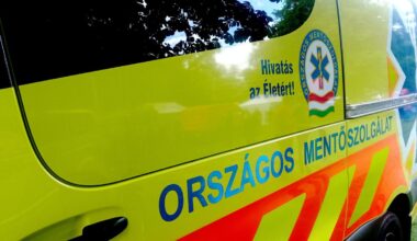 mentők és tűzoltók szirénájától hangos a főút