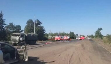 A Russian column with military personnel got HIMARSed near Makiivka, in occupied Donetsk region