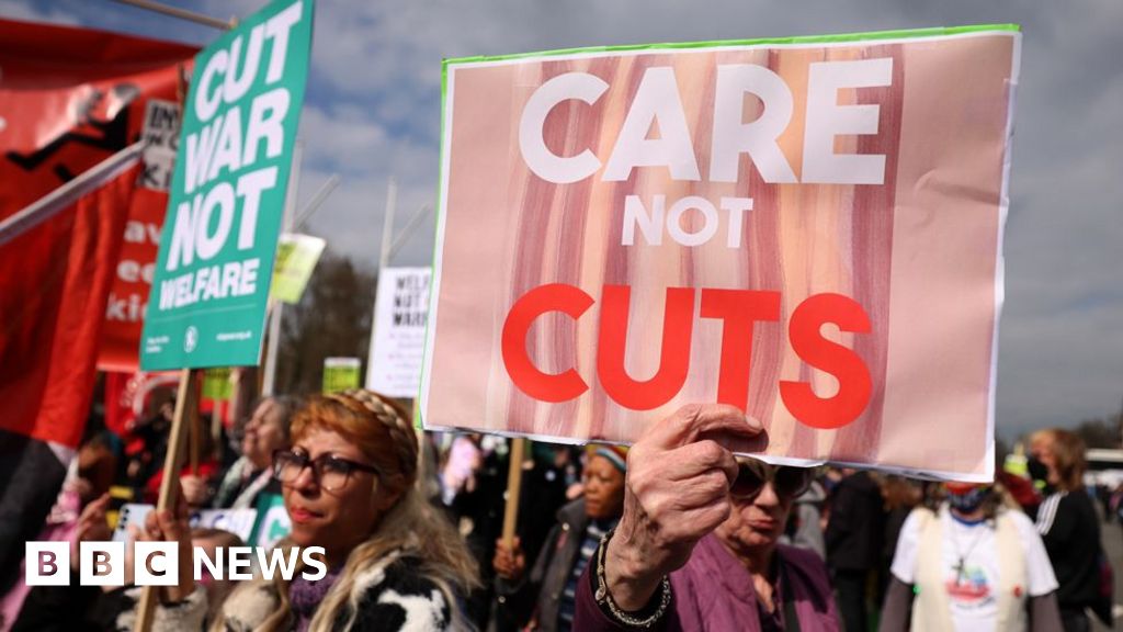 Dozens of Labour MPs back bid to block benefits changes