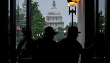 Senate tweaks Trump tax bill in bid to court Republican holdouts