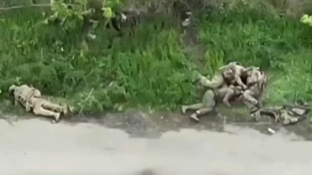 Russian soldiers who tried to break out from the encirclement of the Russian forces in Tetkino (Kursk region, Russia) were gunned down by Ukrainian soldiers. 10.06.2025